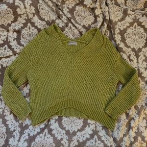 UO GREEN SWEATER